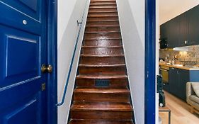 Charming Lisbon Home With Terrace St Amaro