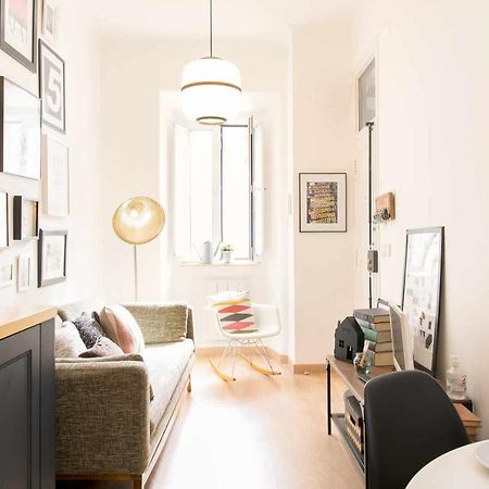 Charming Lisbon Home With Terrace St Amaro Buitenkant foto