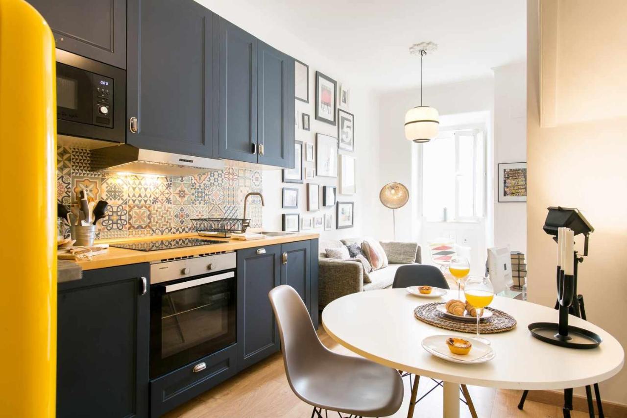 Charming Lisbon Home With Terrace St Amaro Buitenkant foto